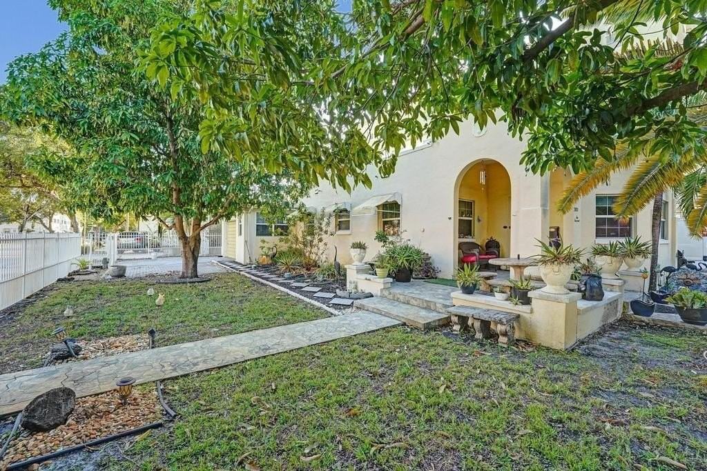 2000 Jackson St - Photo 5 of 50