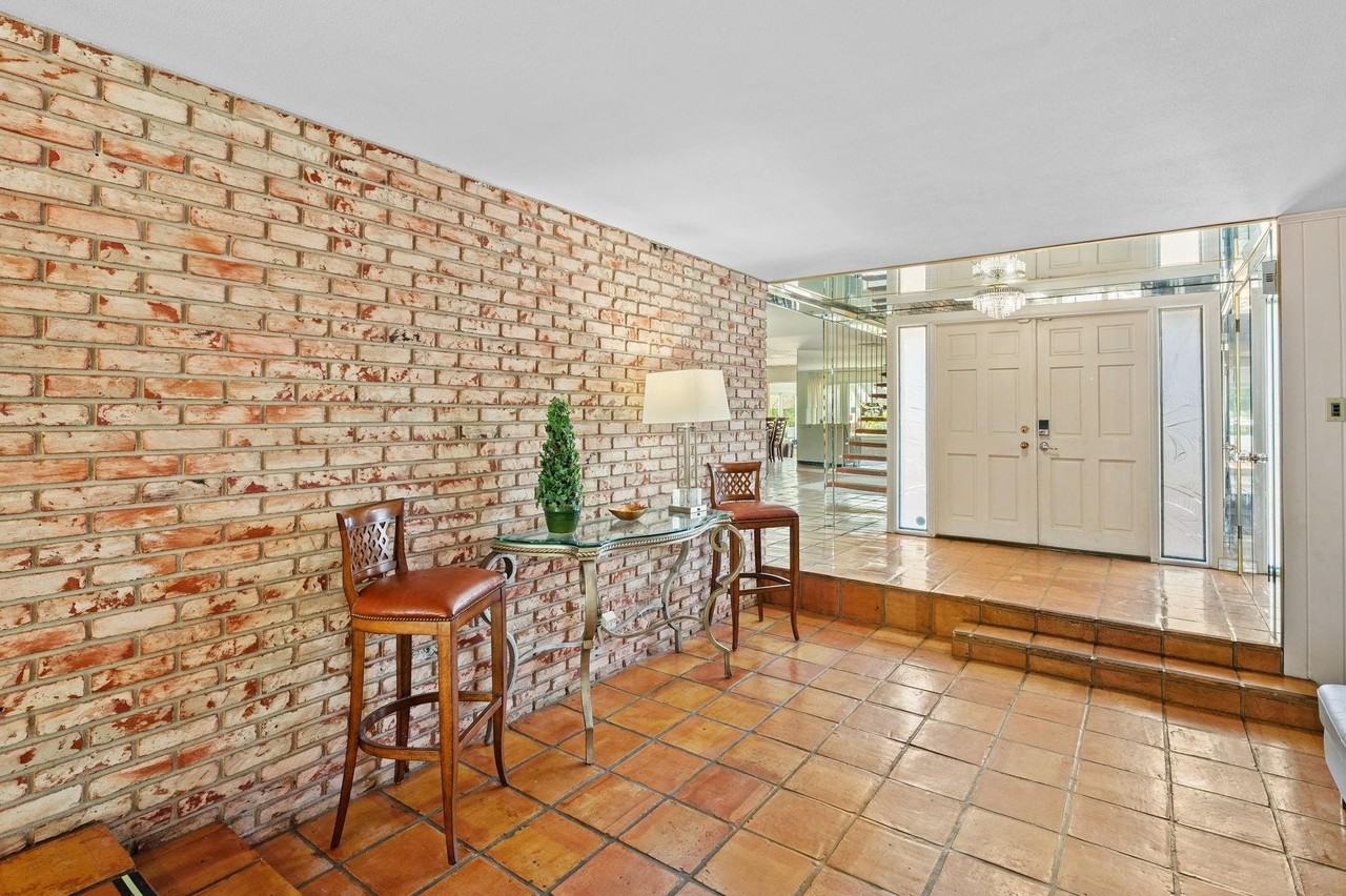 4620 Ne 25th Ave - Photo 5 of 30