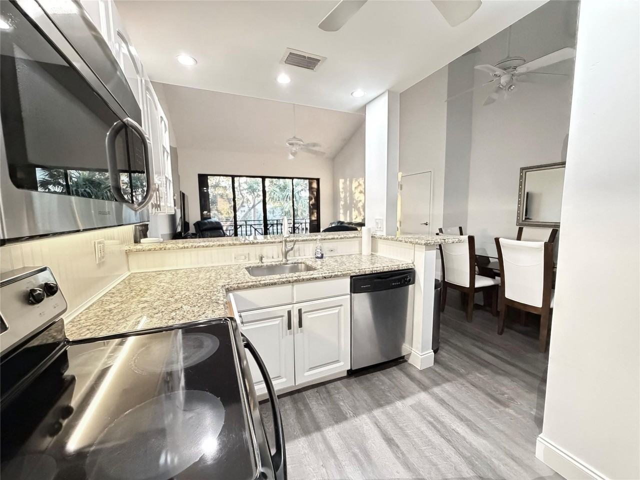 1645 S Ocean Ln #289 - Photo 6 of 26