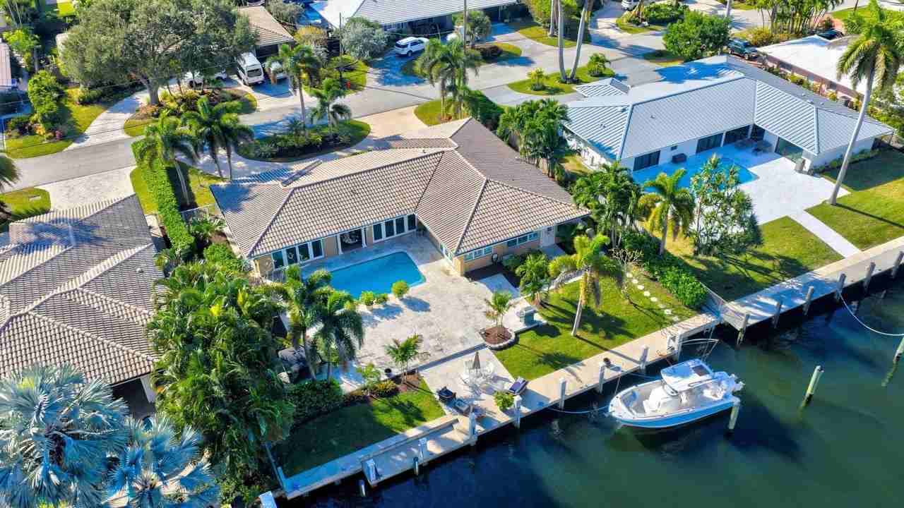 2871 Ne 26th Ct - Photo 2 of 50