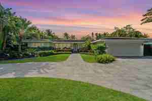 featured image of 2617 Bayview Dr