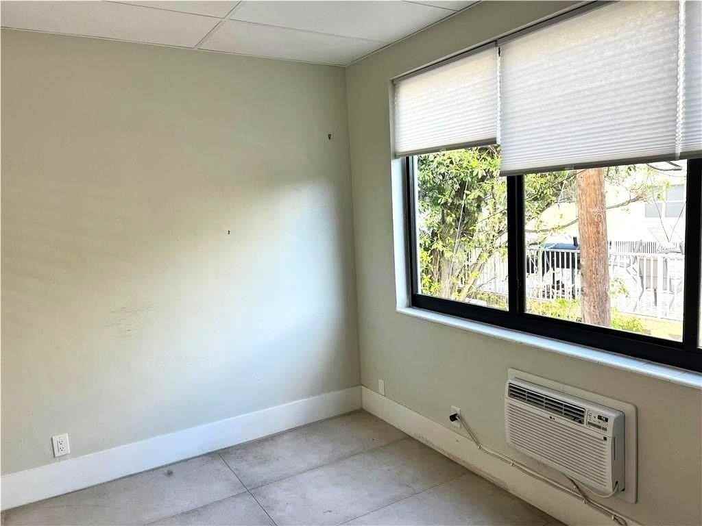 1541 Cordova Rd #205 - Photo 3 of 7