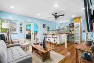 300 Se 7th Ave - Photo 1 of 1