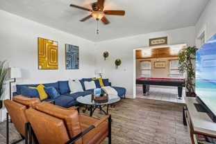 917 W Drew St - Photo 1 of 1