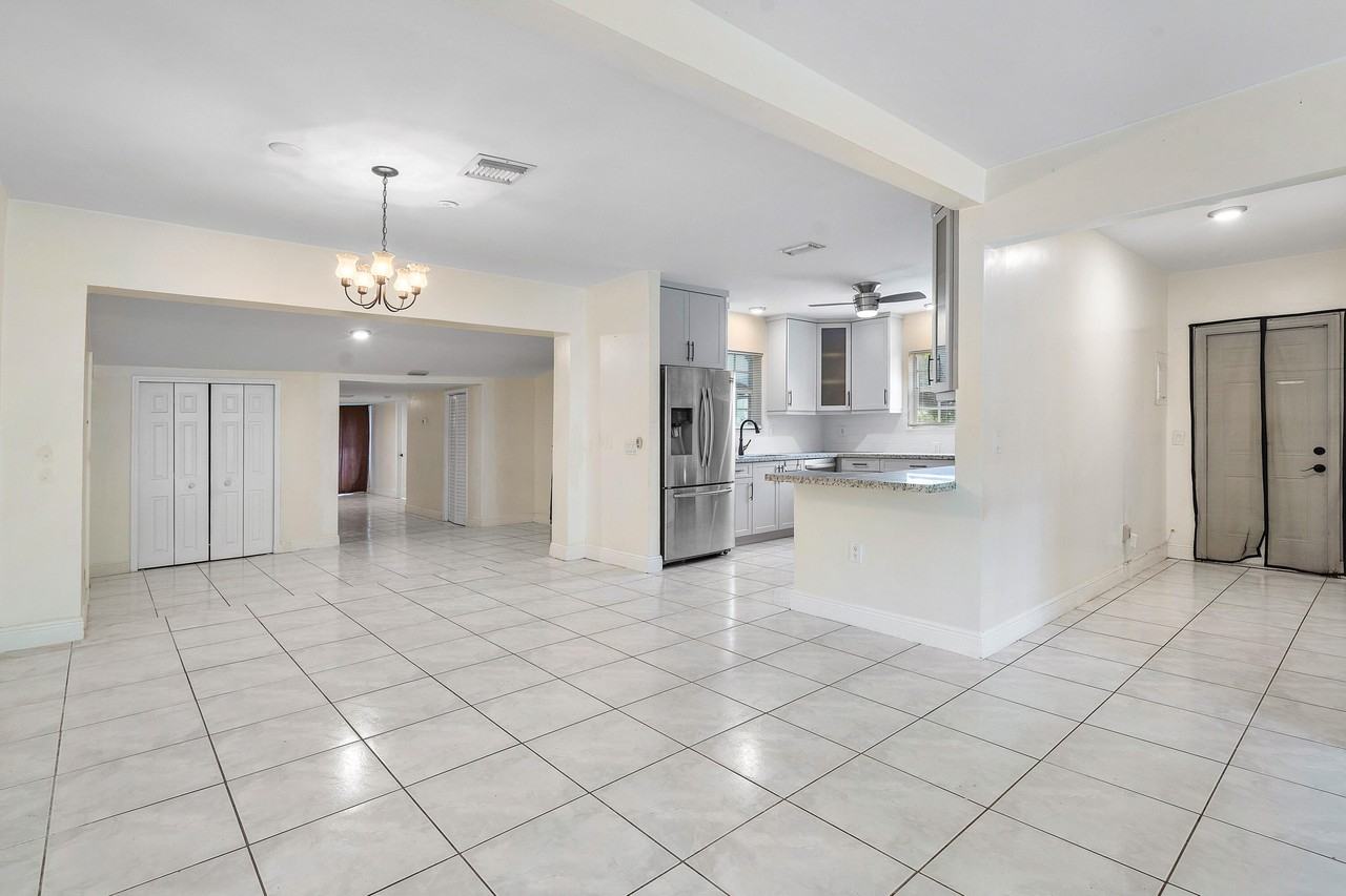 6130 Edwards Rd - Photo 4 of 17
