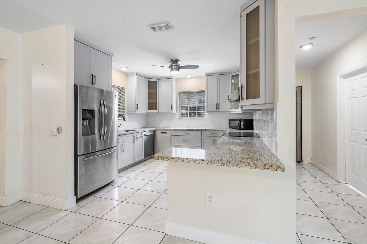 6130 Edwards Rd - Photo 5 of 17
