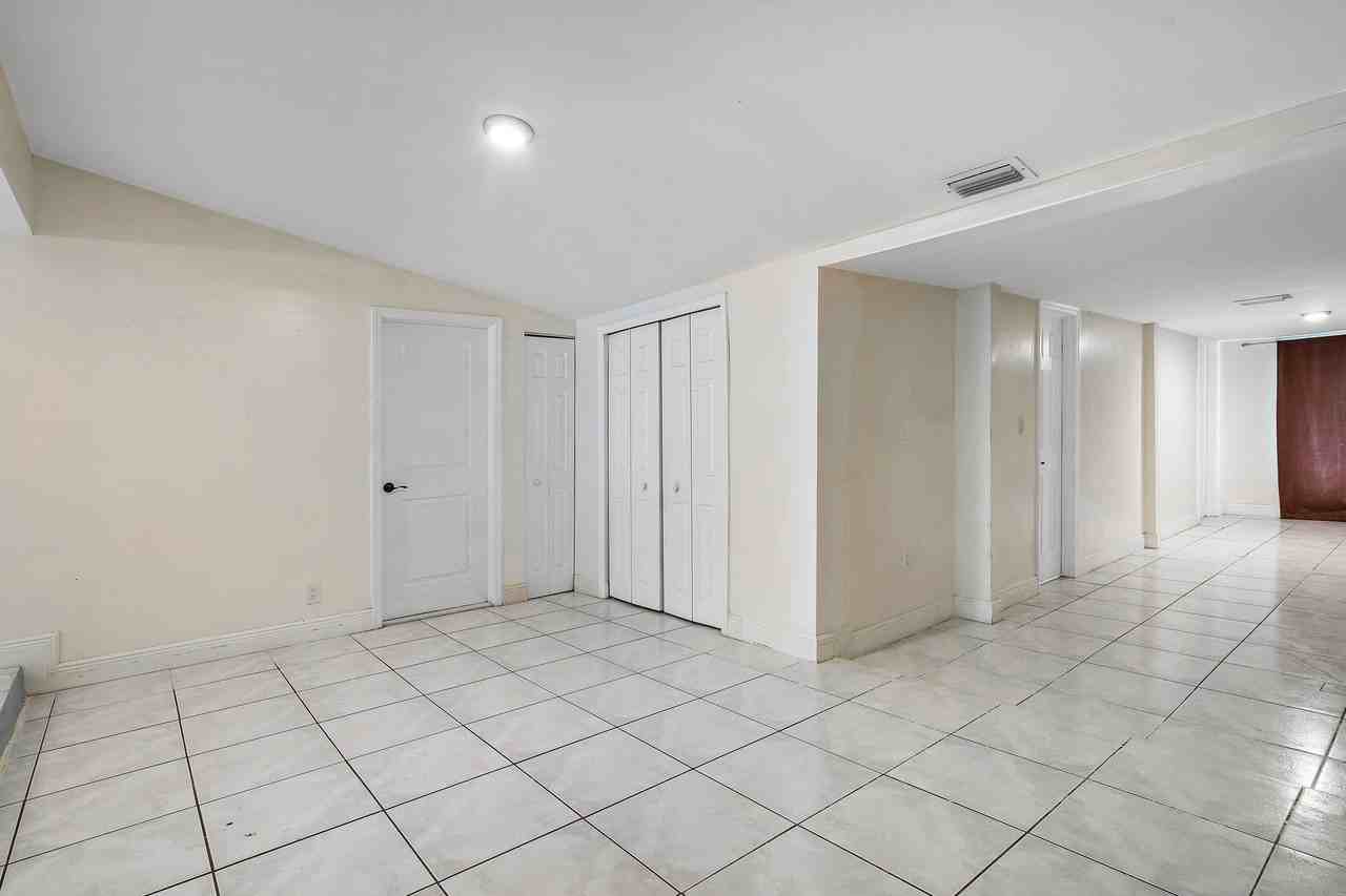 6130 Edwards Rd - Photo 6 of 17