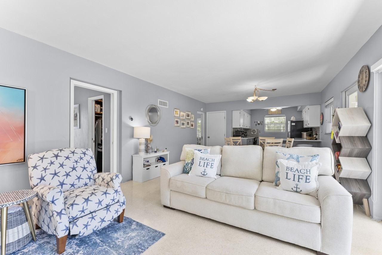 1203 Hillsboro Mile #5B - Photo 4 of 47