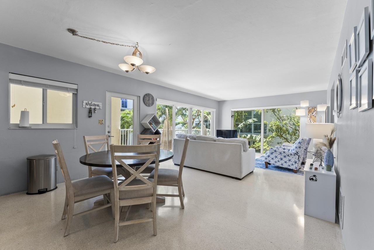 1203 Hillsboro Mile #5B - Photo 7 of 47