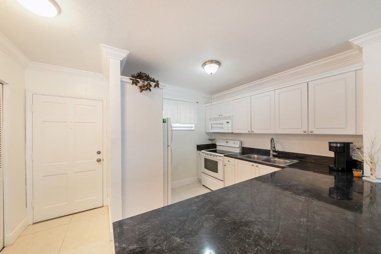 2581 Garden Dr N #206 - Photo 6 of 42