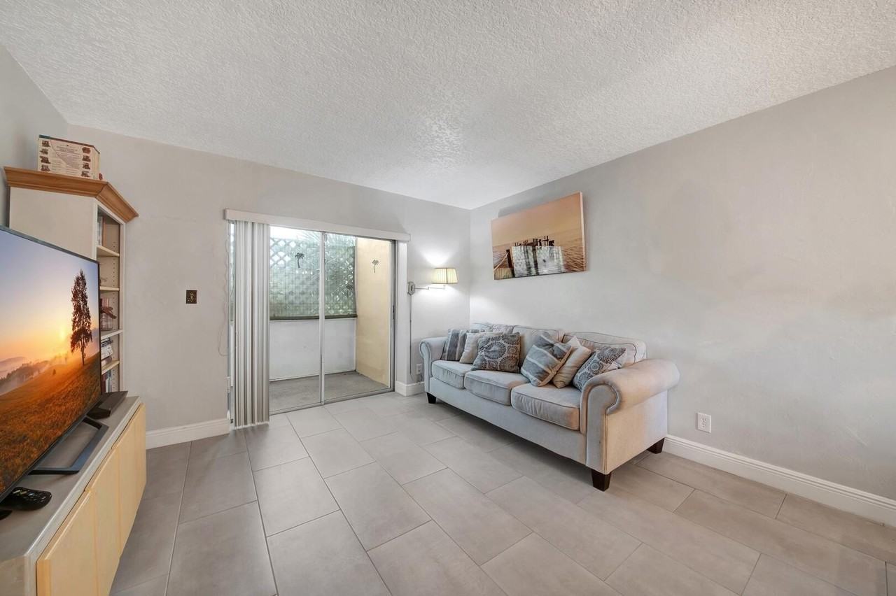 2812 Garden Dr S #109 - Photo 3 of 23