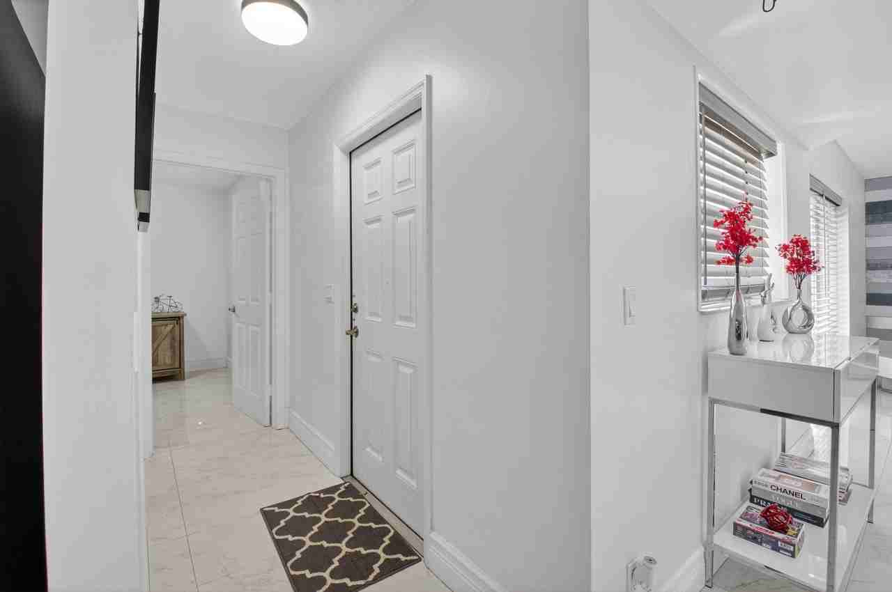 4310 Village Dr Unit D - Photo 4 of 28