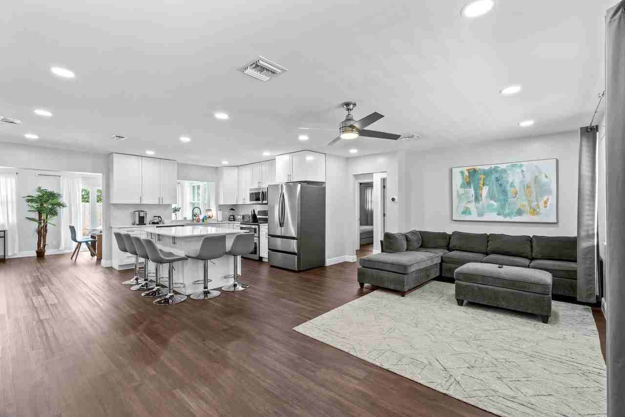 1800 Ne 28th Ave - Photo 4 of 39