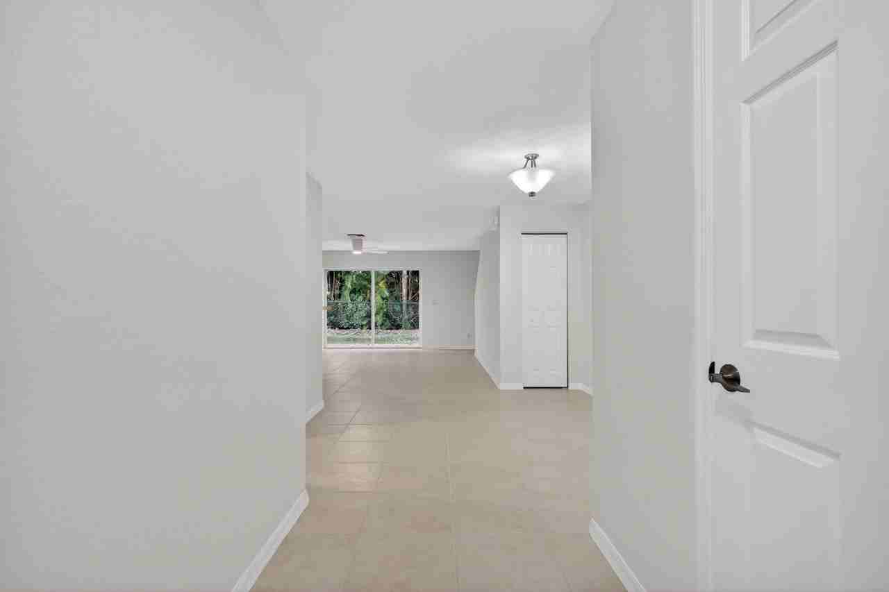 16218 Sierra Palms Dr - Photo 2 of 42