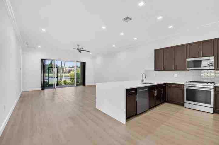 10562 Cape Delabra Court - Photo 5 of 10