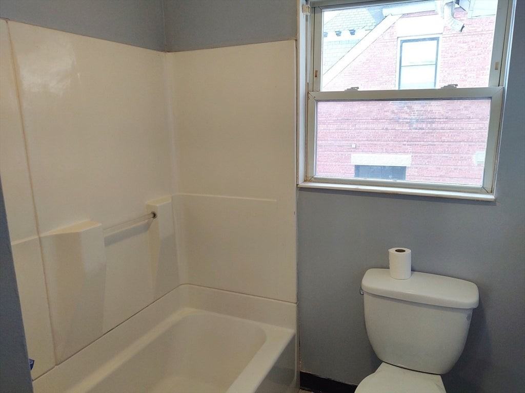 96 Pleasant St - Photo 5 of 25