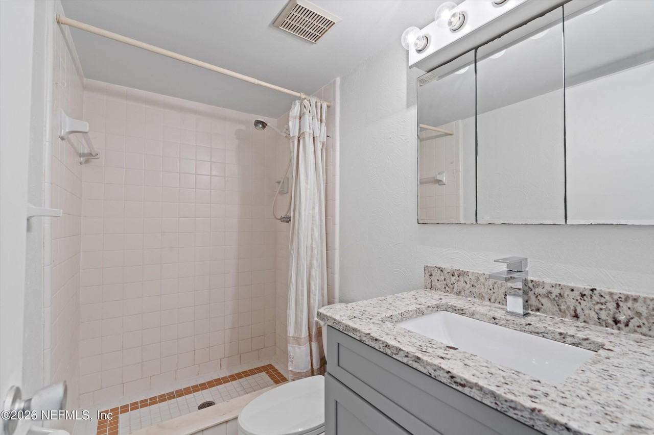 11 Dondanville Rd ##3 - Photo 4 of 25