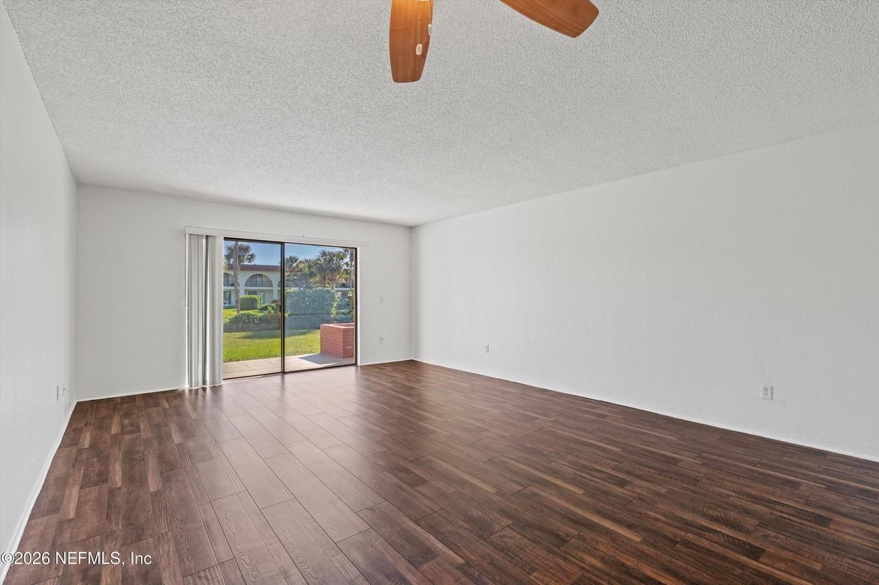 11 Dondanville Rd ##3 - Photo 6 of 25