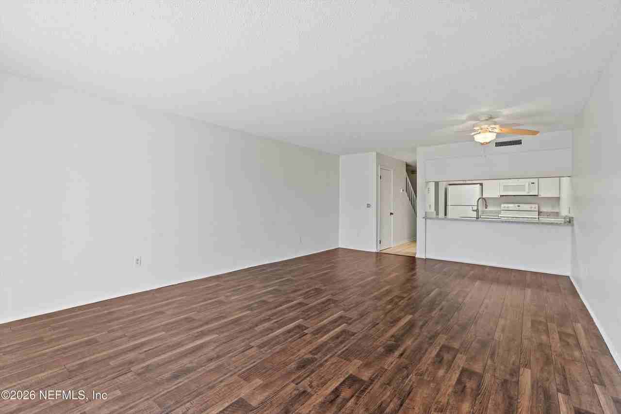 11 Dondanville Rd ##3 - Photo 7 of 25