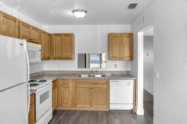 7951 Southgate Blvd Apt F9 - Photo 4 of 20