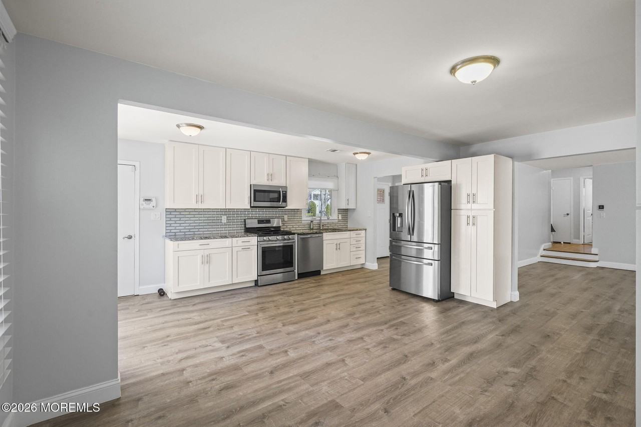 6 Rockwell Cir - Photo 5 of 32