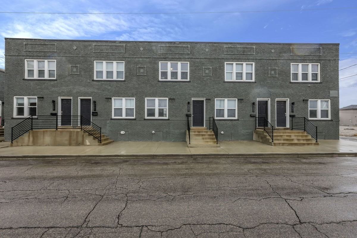 365 S 17th St - Photo 2 of 46
