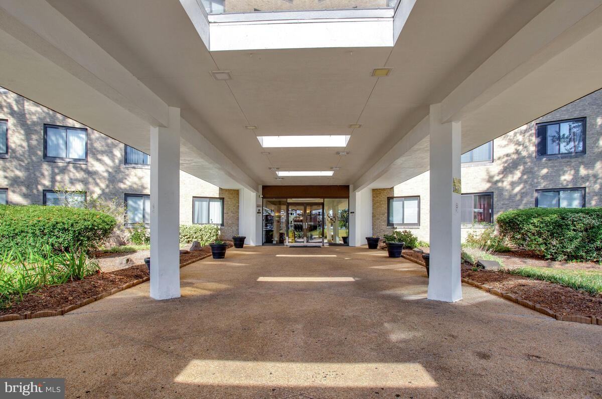 3450 Toledo Ter - Photo 2 of 17