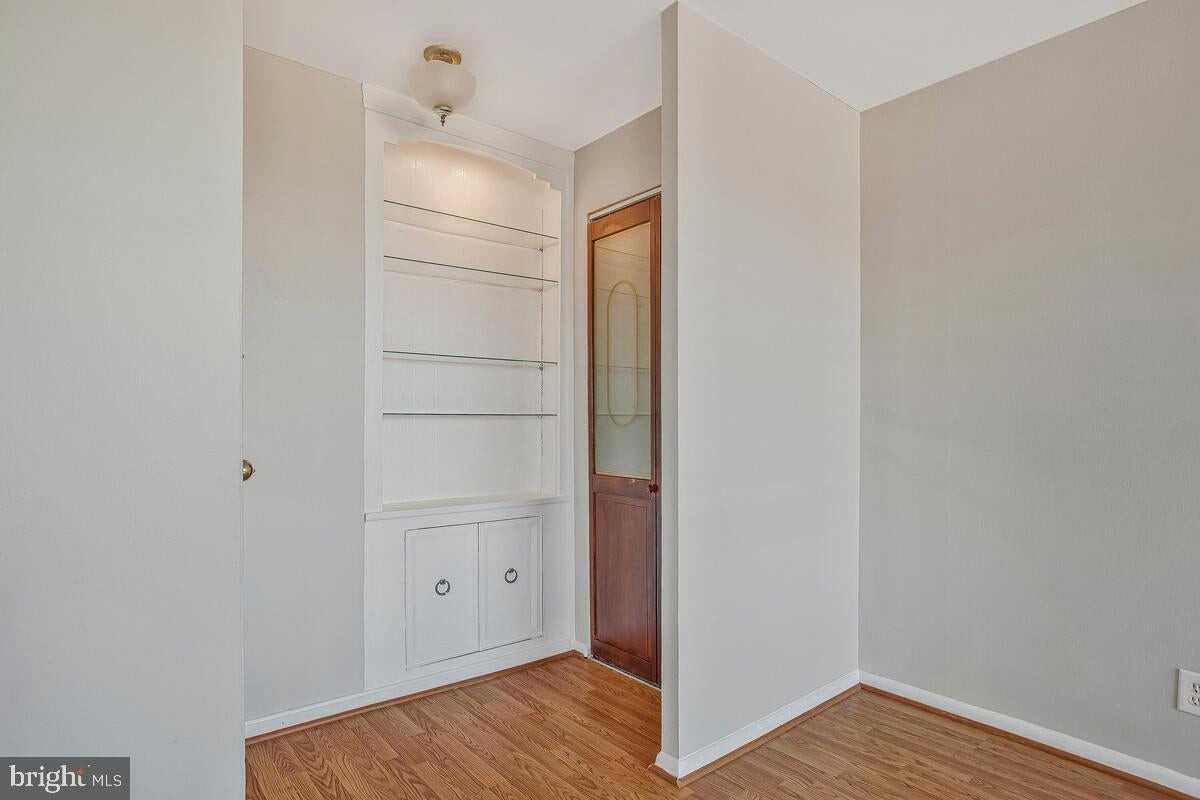 3450 Toledo Ter - Photo 4 of 17