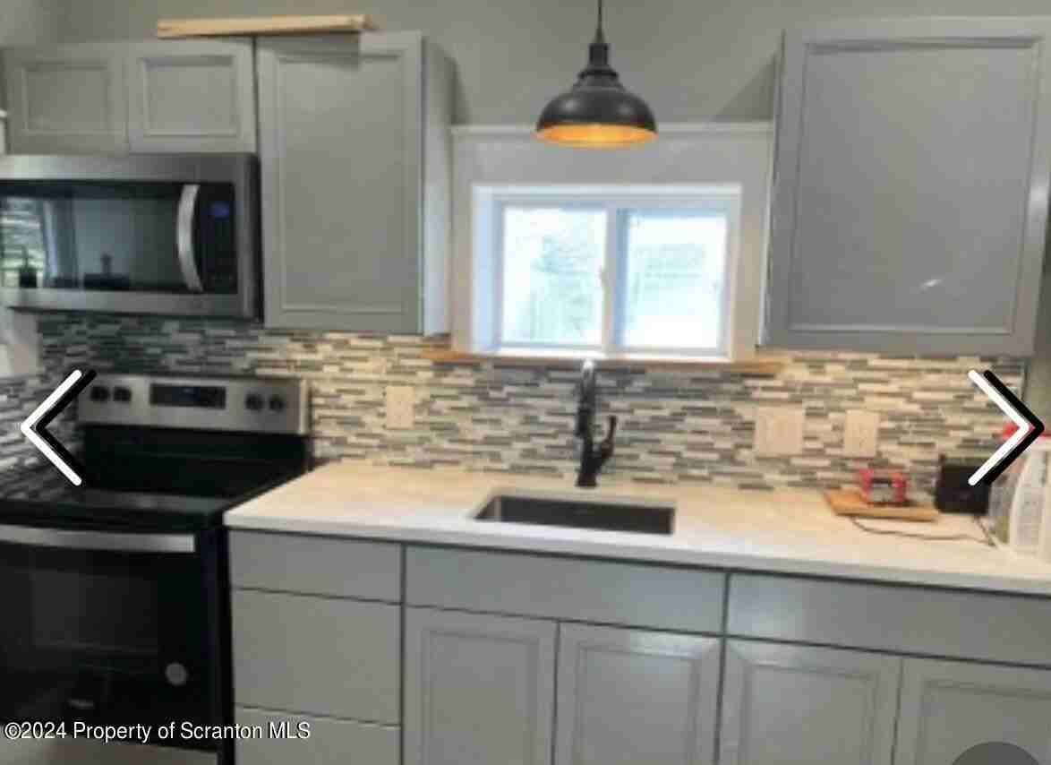 124 1st St - Photo 2 of 7