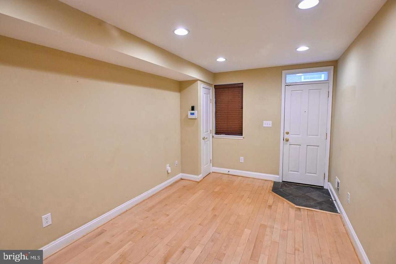 21 S Chapel St - Photo 3 of 24