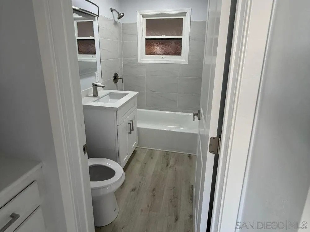 2563 L St - Photo 4 of 7