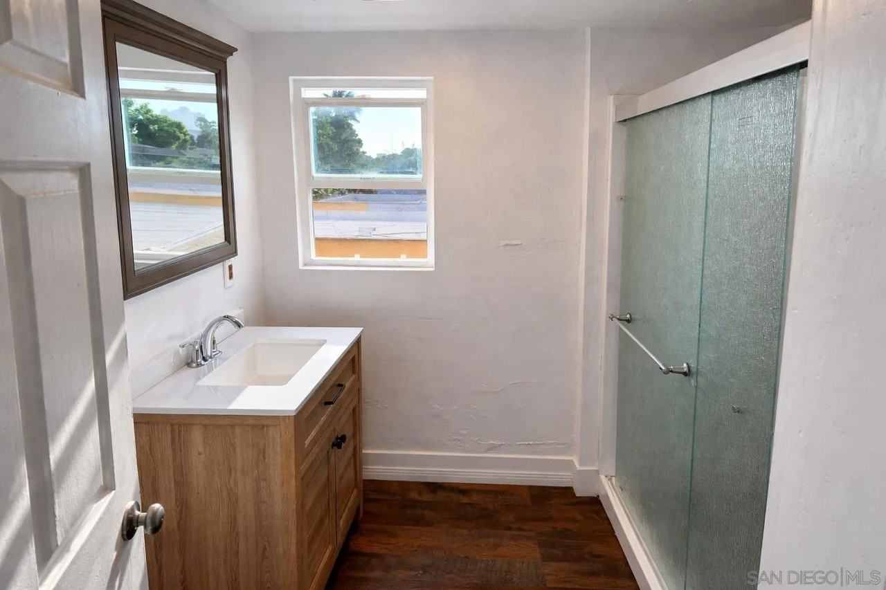 2578 L St - Photo 4 of 11