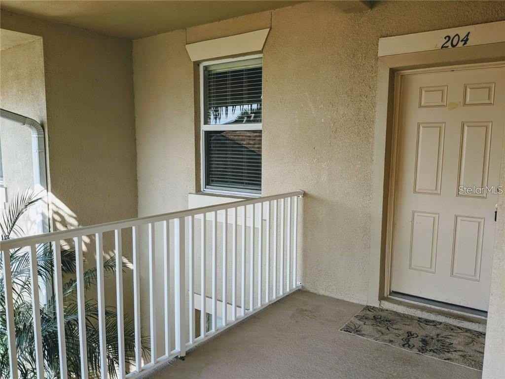 803 Fairwaycove Ln #204 - Photo 7 of 27