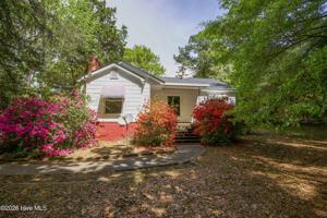 featured image of 701 E Main St