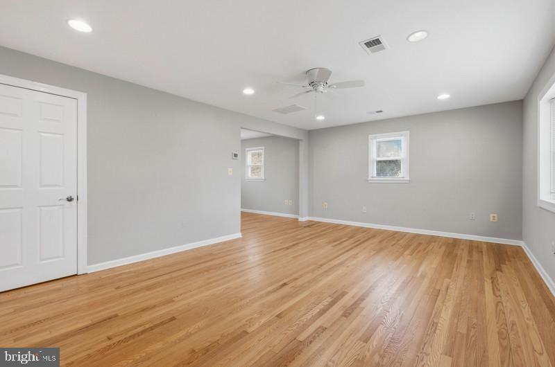 9017 Rhode Island Ave - Photo 2 of 34
