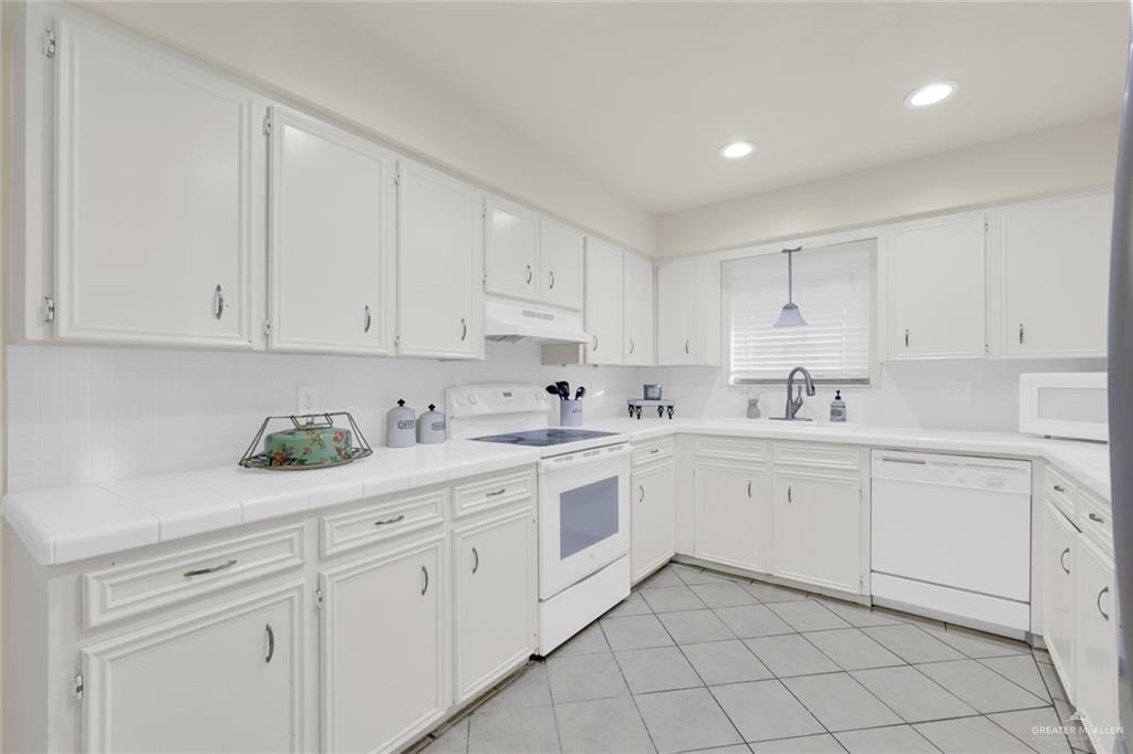 2039 Umar Ave - Photo 6 of 13