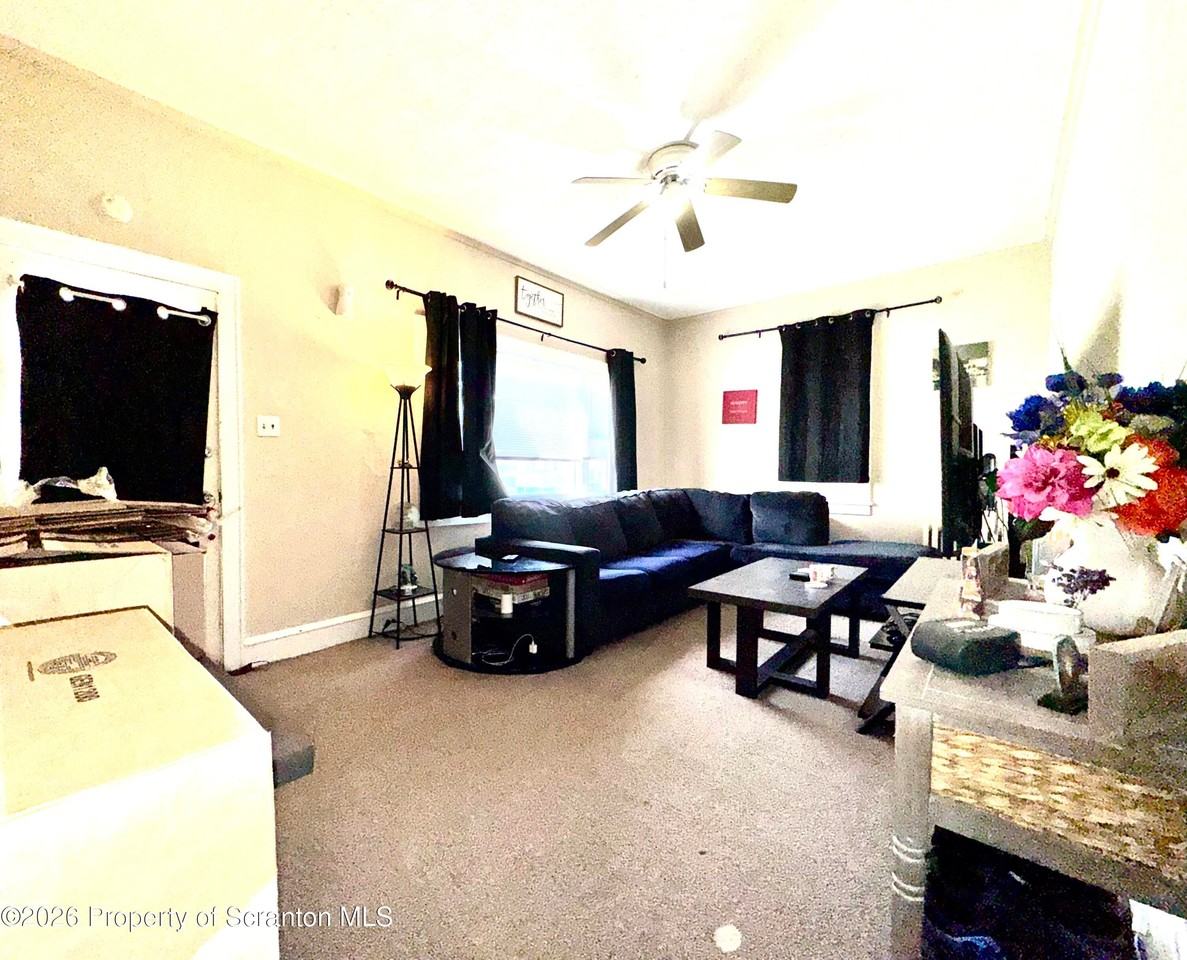 609 3rd St - Photo 5 of 12