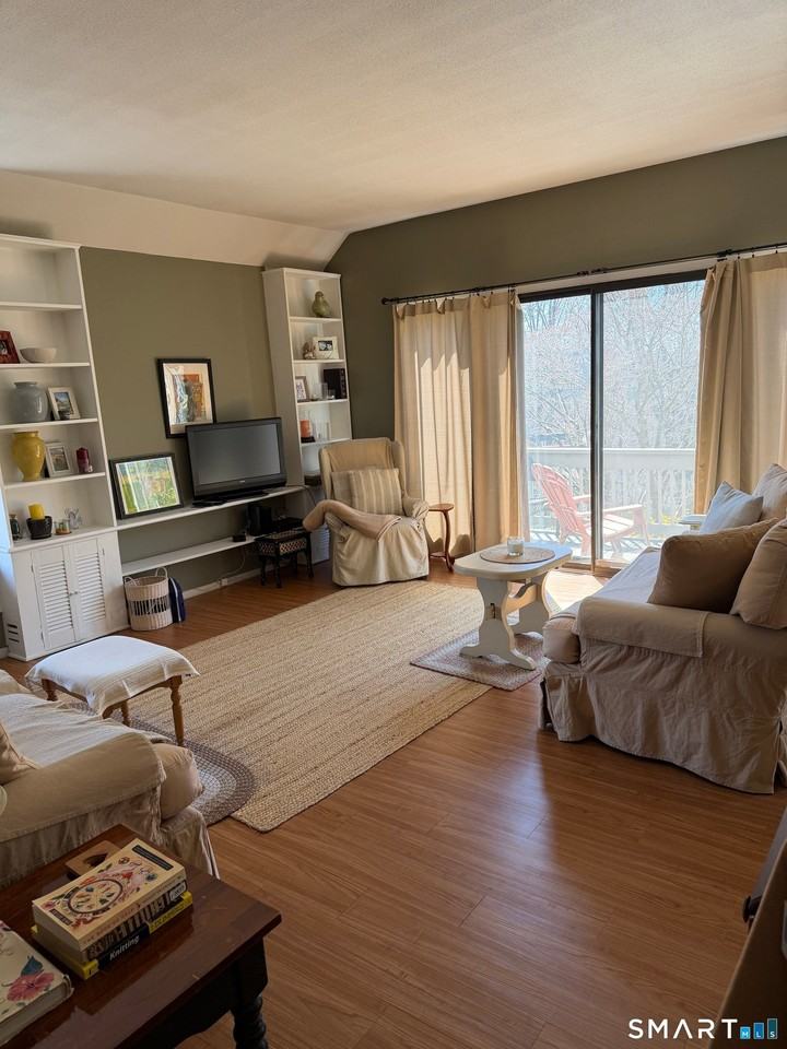 235 Heritage Vlg - Photo 2 of 10