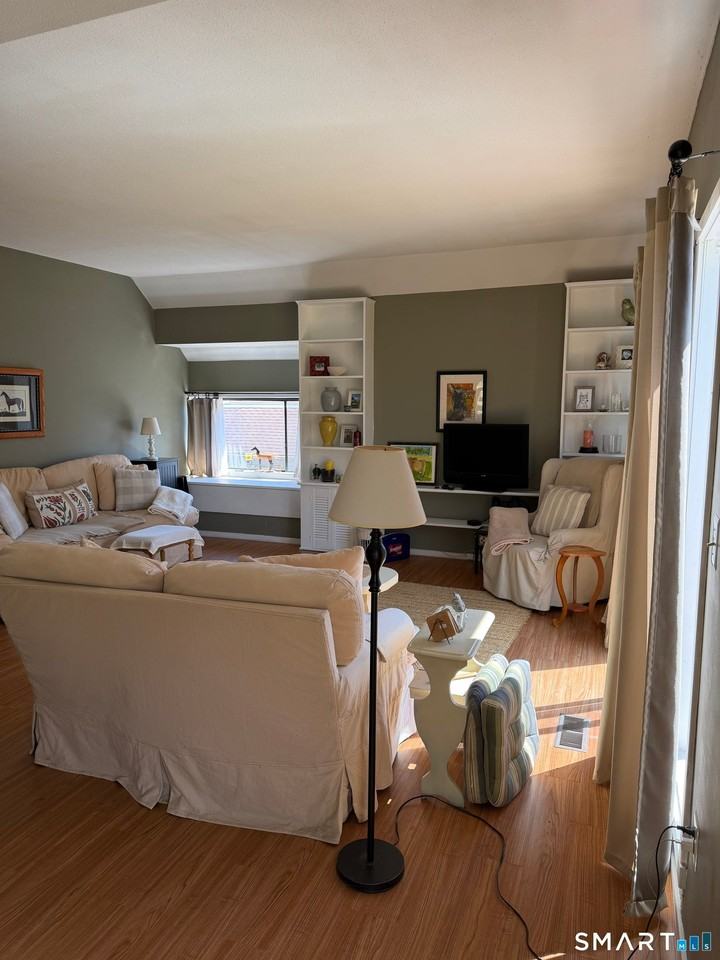 235 Heritage Vlg - Photo 3 of 10