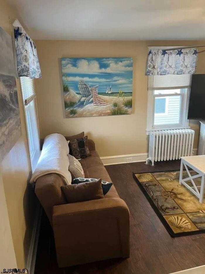 106 N Rosborough Ave - Photo 3 of 19