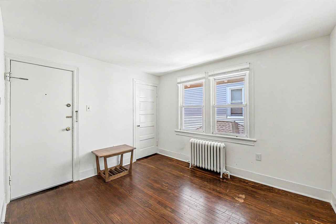 25 S Kingston Ave - Photo 3 of 17