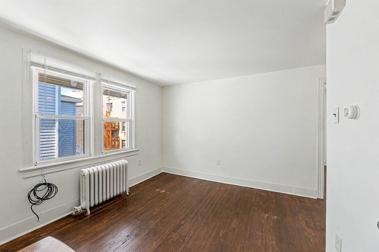 25 S Kingston Ave - Photo 4 of 17