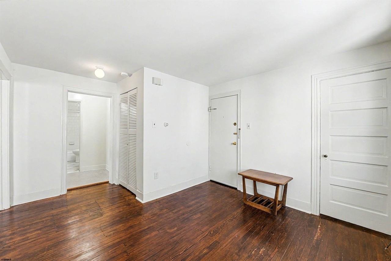 25 S Kingston Ave - Photo 5 of 17