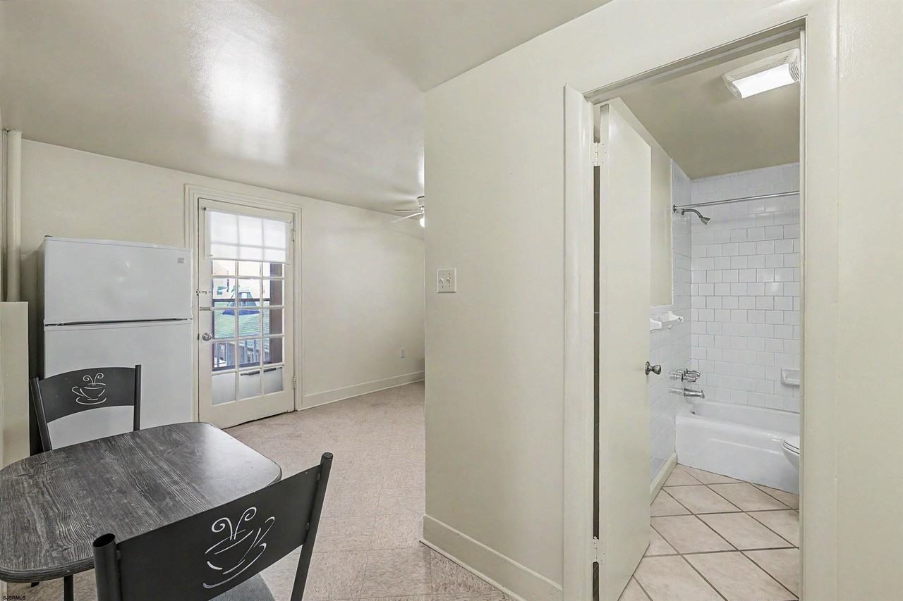 25 S Kingston Ave - Photo 6 of 17