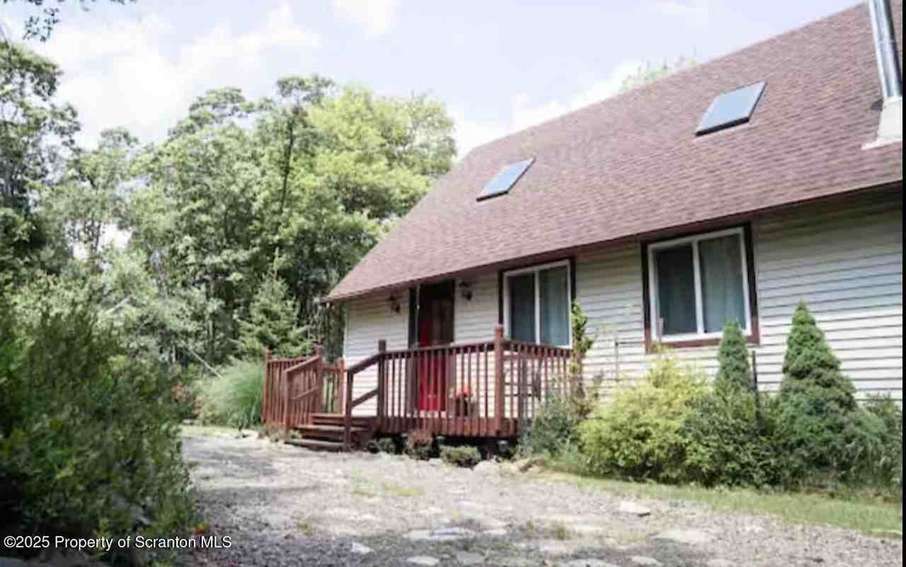 221 Ash Dr - Photo 2 of 12