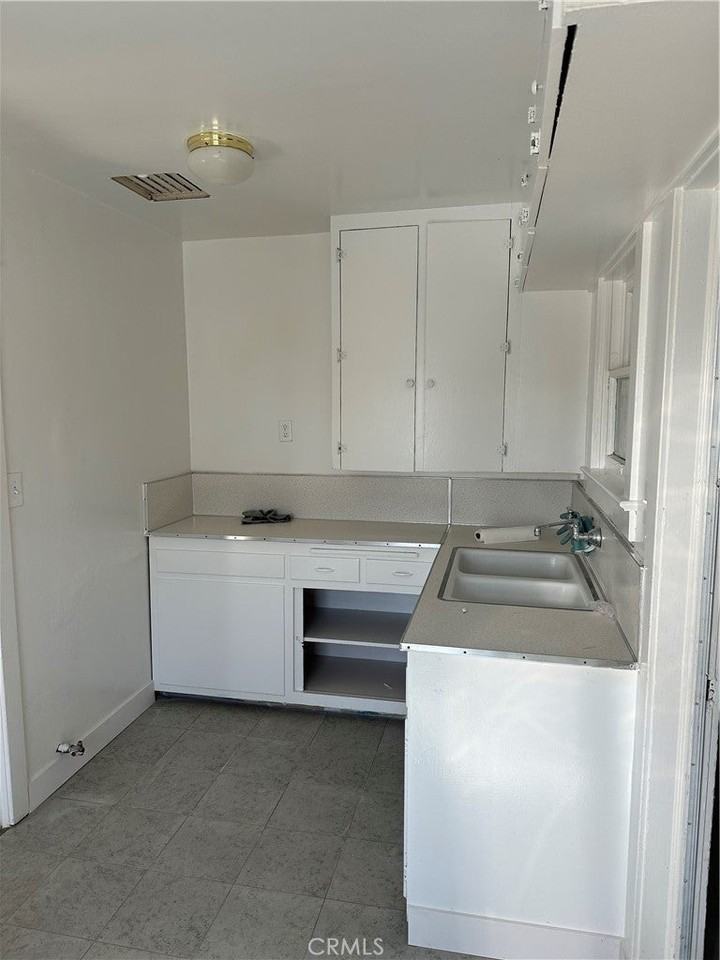 117 Harris Dr - Photo 2 of 6