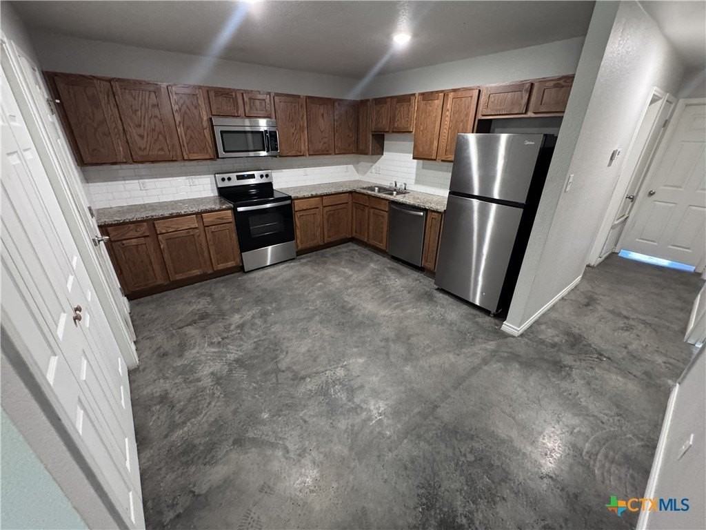 1615 Pontotoc Trce #B - Photo 4 of 12