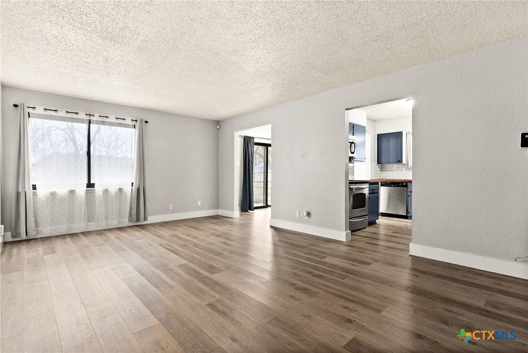 2606 Lake Rd - Photo 2 of 16