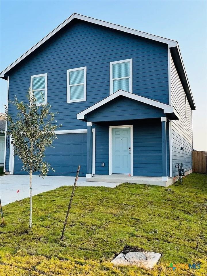 2436 Hunter Peak - Photo 2 of 25