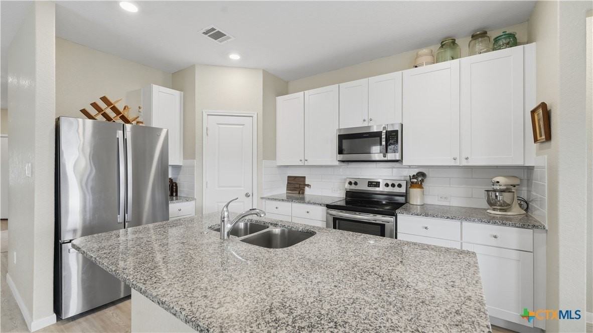 2717A San Martin Ln - Photo 3 of 33